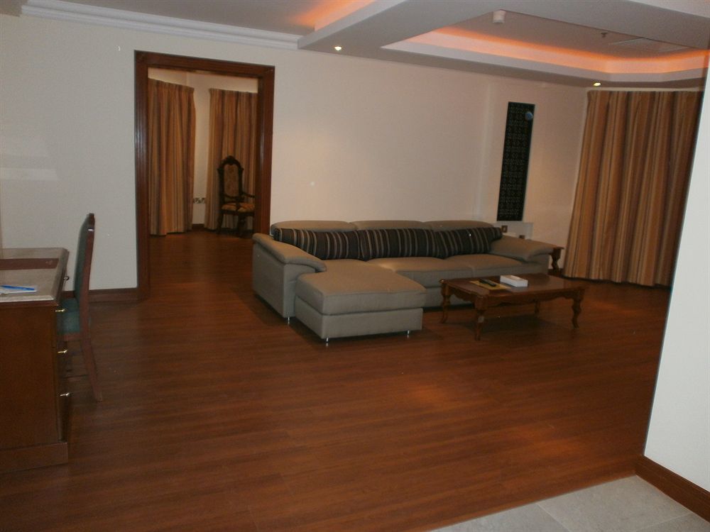Bahrain Carlton Hotel Manama Exterior photo